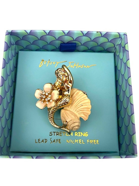 Betsey Johnson Jewelry - Betsey Johnson Gold Tone Mermaid Flower & Seashell Stretch Cocktail Ring NWT Box